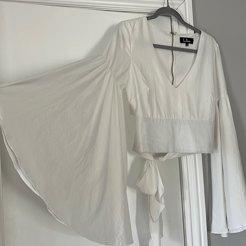 Lulus Bell Sleeve Crop